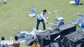 Ketika penampilan Messi telah berakhir, media lokal mengatakan adegan itu berubah menjadi buruk 