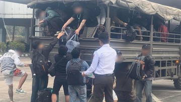 Kementerian Luar Negeri Berhasil Memulangkan 54 WNI yang Tertangkap di Markas Penipuan Myanmar