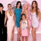 Khloe dan Kris Ungkap Siapa yang Membayar Pesta Natal Kardashian Jenner

