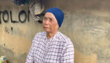 Kisah seorang nenek berusia 71 tahun yang selamat dari banjir kayu di Tapanuli Tengah, Sumatera Utara