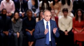 Zemmour percaya bahwa hukum Napoleon tahun 1803 yang mengatur pemilihan nama akan mencegah keberadaan nama seperti Muhammad dan Aisha di Prancis (Eropa).