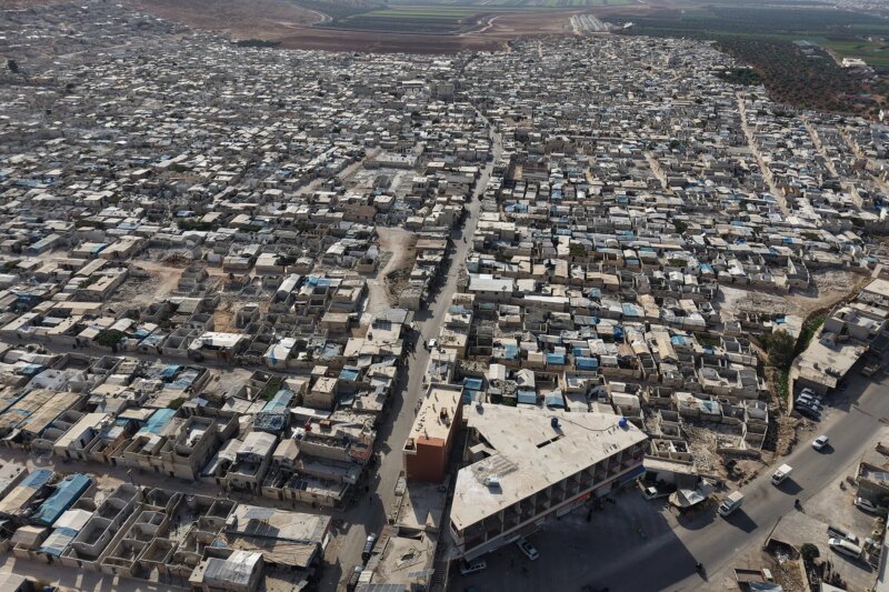 Ribuan keluarga hidup dalam kemiskinan ekstrem di kamp-kamp pengungsian di Suriah utara (Al Jazeera)