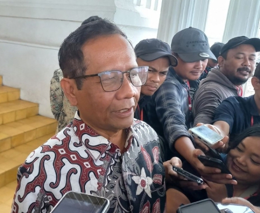 Mahfud MD Sebut Peraturan Polisi Nomor 10 Tahun 2025 Bertentangan dengan Putusan Mahkamah Konstitusi - Tribun Rakyat

