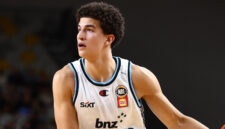 Next Star mendukung draft stock

