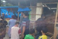 Ngeri! Pria bersenjata parang mengamuk merusak kios-kios di Pasar Mandar Polewali

