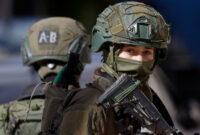 Panglima militer Israel menyerukan penyelidikan atas pembunuhan warga Palestina yang menyerah

