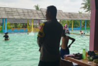 Patroli Wisatawan, Dialog Polsek Pabuaran dan Pengawasan Polda di Kolam Renang – Berita Tribrata Banten

