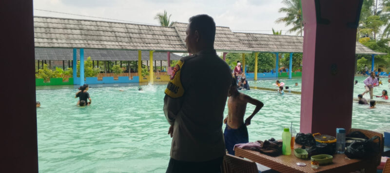 Patroli Wisatawan, Dialog Polsek Pabuaran dan Pengawasan Polda di Kolam Renang – Berita Tribrata Banten

