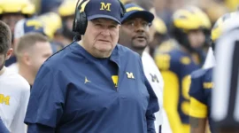 Pelatih kepala sementara Michigan Biff Poggi seharusnya malu pada dirinya sendiri

