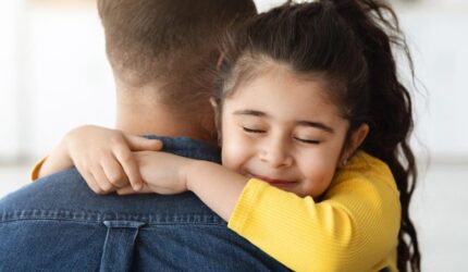 Pelukan Putri di Hari Ayah