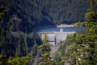 Pengambilalihan bendungan Skagit oleh tentara menurunkan air banjir

