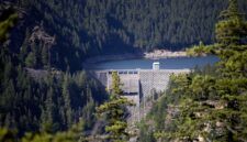 Pengambilalihan bendungan Skagit oleh tentara menurunkan air banjir

