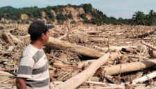 Permukiman di Aceh Tamiang Hilang Tertimbun Kayu