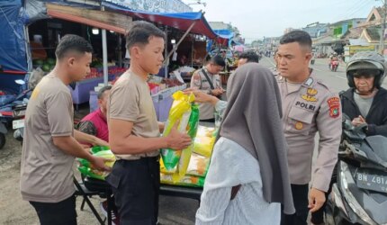 Polda Babel Gelar Gerakan Pangan Murah, 5 Ton Beras SPHP Diserang Warga