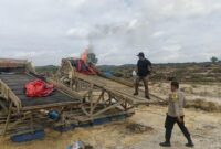 Polda Riau Bongkar Tambang Emas Ilegal di Kuansing, 15 Rakit Rusak

