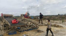 Polda Riau Bongkar Tambang Emas Ilegal di Kuansing, 15 Rakit Rusak

