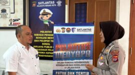 Polisi Lalu Lintas Sapa Anggota Satlantas Polsek Serkot Secara Manusiawi dengan Edukasi Wajib Pajak Tentang Mekanisme STNK

