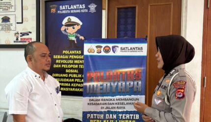 Polisi Lalu Lintas Sapa Anggota Satlantas Polsek Serkot Secara Manusiawi dengan Edukasi Wajib Pajak Tentang Mekanisme STNK