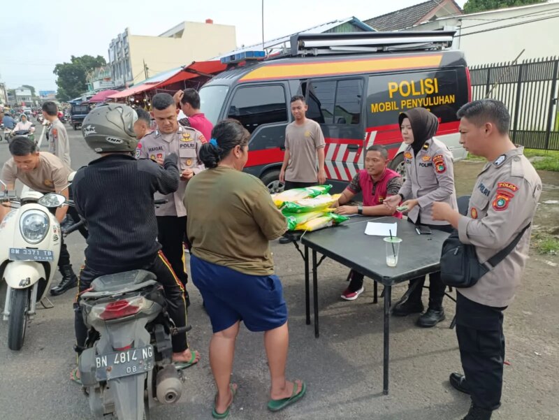 Polri dan Bulog Bersinergi di Pasar Pagi: Gerakan Pangan Murah Polda Babel Stabilkan Harga Beras

