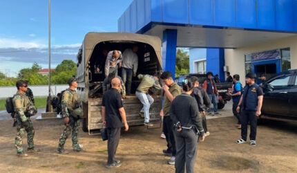 Belasan WN China Diperiksa Imigrasi Usai Insiden Penyerangan TNI di Ketapang