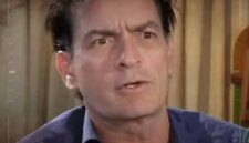 Rekan main yang benci bekerja dengan Charlie Sheen yang 