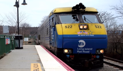 Rel yang rusak menyebabkan gangguan besar pada LIRR