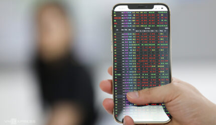 Saham hari ini 12 Desember: Indeks VN turun tajam