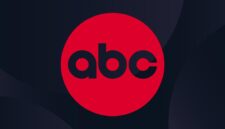 Saksikan Spesial Liburan 'iHeartRadio Jingle Ball 2025' Terbaru Rabu 8/7c

