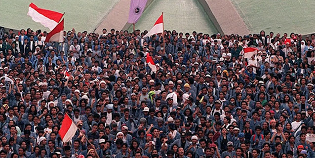 Sudah waktunya rakyat menjadi algojo

