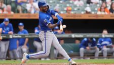 Sumber: Royals mempertahankan Maikel Garcia dengan perpanjangan lima tahun