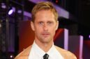 Tangga Lagu Streaming Drama Perang Elit 86% Alexander Skarsgård

