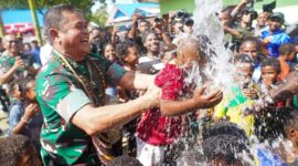 Tebar Harapan, Kasad Resmikan 37 Sumber Air Bersih dan Hasil Renovasi RTLH di Papua Tengah

