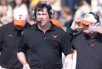 Texas membagi Pete Kwiatkowski, Duane Akina; Akankah Muschamp kembali sebagai DC

