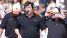 Texas membagi Pete Kwiatkowski, Duane Akina; Akankah Muschamp kembali sebagai DC