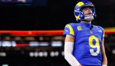 “Dengarkan, hormati semua orang, jangan takut pada siapa pun. Ayo bermain,” kata Rams QB Matthew Stafford setelah kekalahan mereka dari Seahawks. <cite>Gambar Brooke Sutton/Getty</cite>