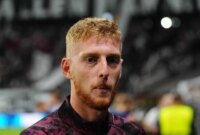 Mert Hakan Yandas dari Fenerbahce adalah nama terkenal lainnya yang ditangkap menyusul penyelidikan taruhan sepak bola di Turkiye (Ahmad Mora/Getty Images)