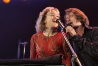 
<p>Gambar yang dirilis oleh Focus Features ini menunjukkan Hugh Jackman, dari kiri, Fisher Stevens, Michael Imperioli dan Jim Belushi dalam sebuah adegan dari “Song Sung Blue.” (Fitur Fokus melalui AP)
