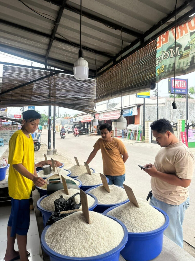 Untuk memastikan harga beras tetap stabil, Tim Satgas Pangan Reskrim Polres Serang melakukan pemantauan

