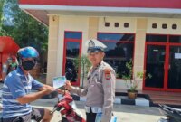 Untuk menekan angka kecelakaan, Satuan Lalu Lintas Polres Bangka menggiatkan imbauan keselamatan lalu lintas di SPBU

