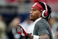 WR Alabama Ryan Williams mengumumkan kesepakatan NIL yang besar menjelang pertandingan besar hari Jumat. | Gambar Brett Davis-Gambar
