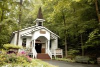 Ya, Anda Dapat Pergi Ke Gereja Di Dollywood—Dan Inilah Alasan Anda Harus Pergi

