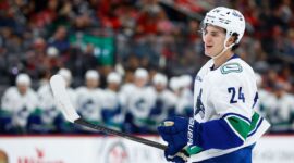 Pemain bertahan New Canucks Zeev Buium mengatakan dia tidak merasa disesatkan tentang statusnya sebelum diperdagangkan oleh Wild. “(GM Liar Bill Guerin) ingin mencoba dan menang sekarang, dan itu adalah langkah yang menurutnya terbaik untuk tim,” kata Buium. <cite>Foto AP/Noah K. Murray</cite>